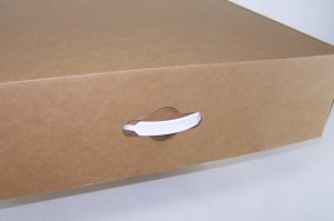 Box closed with handle
