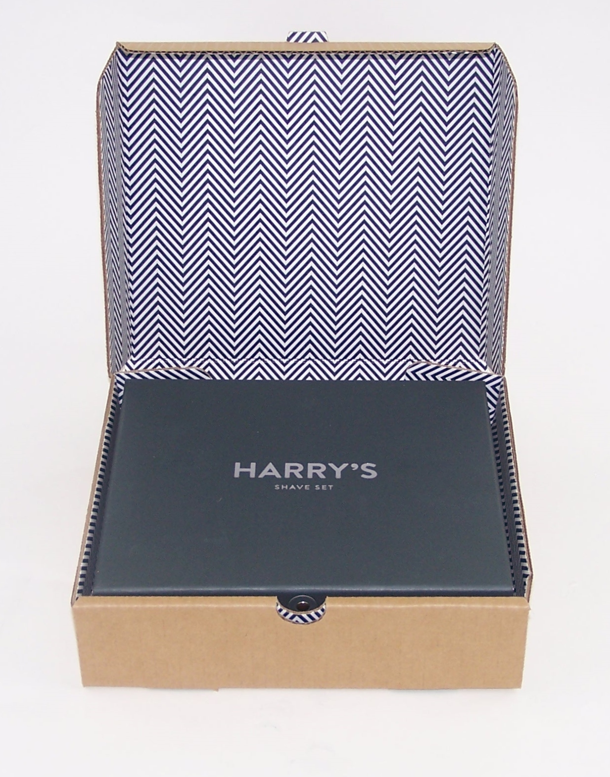 Harry’s New Gift Set Features Great, Eye Catching Look! Salazar Packaging